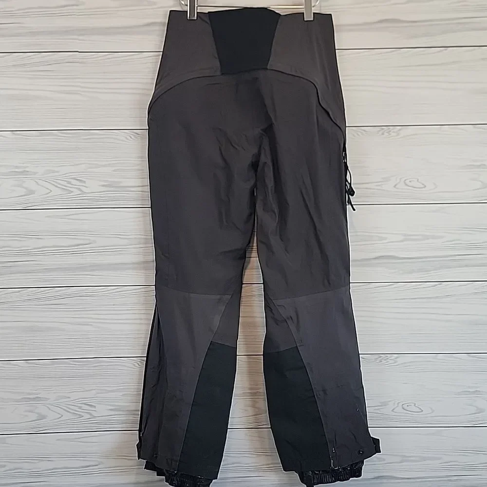 Mountain Hardwear durable waterproof
